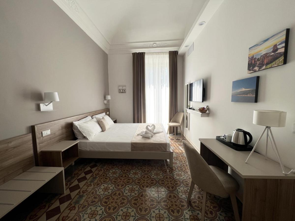 Nove Volte B&B คาตาเนีย ภายนอก รูปภาพ