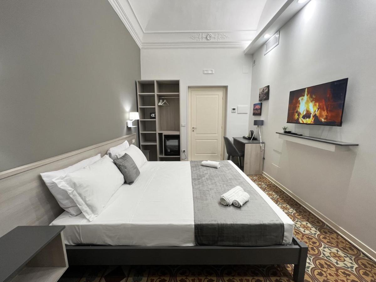 Nove Volte B&B คาตาเนีย ภายนอก รูปภาพ