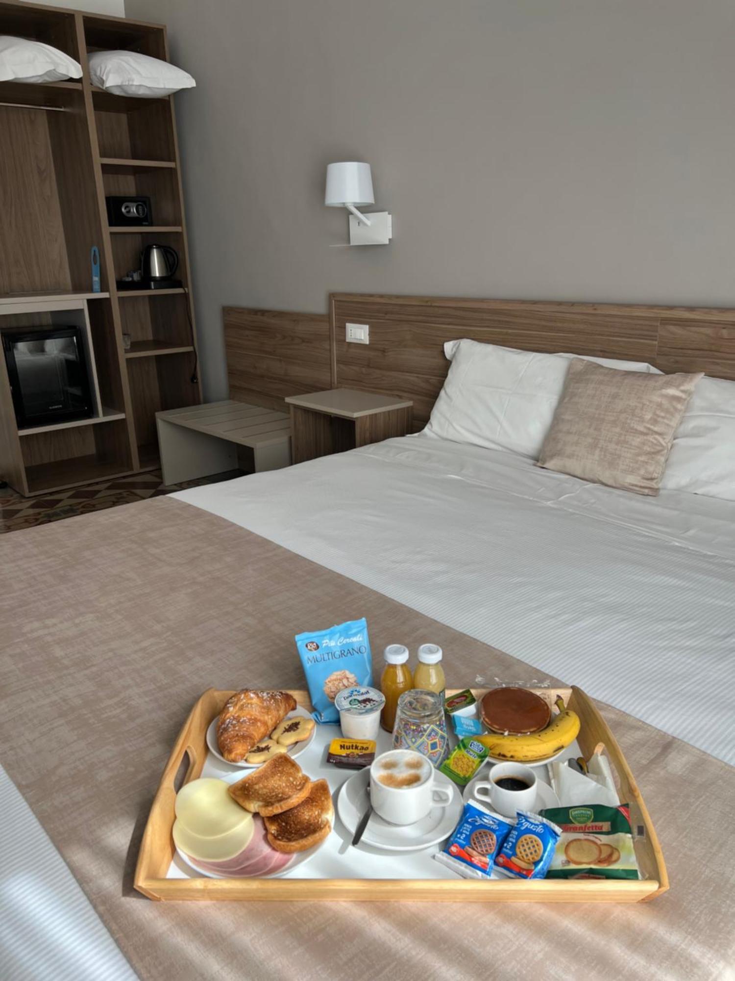 Nove Volte B&B คาตาเนีย ภายนอก รูปภาพ